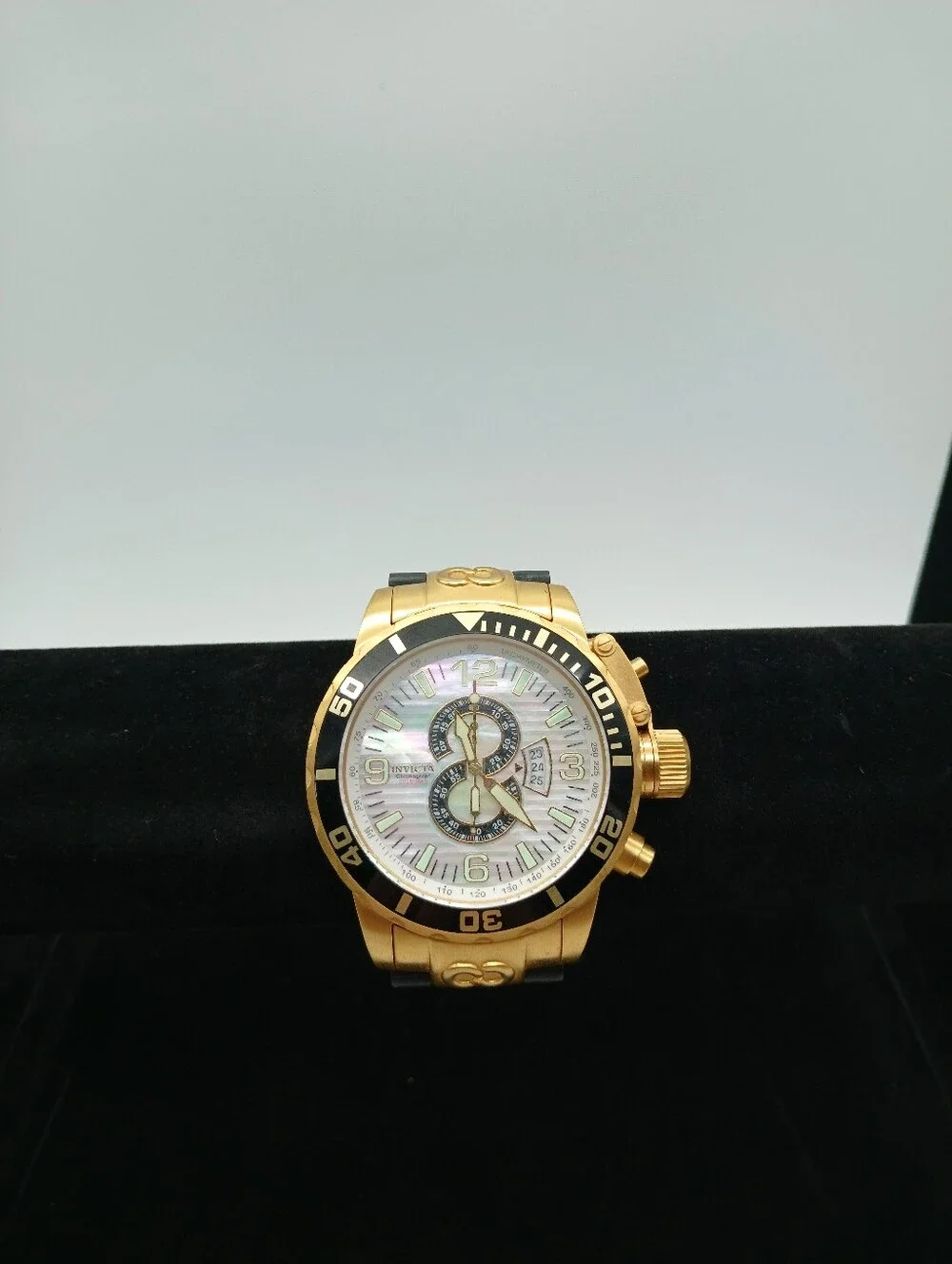 Invicta chronograph iridescent
